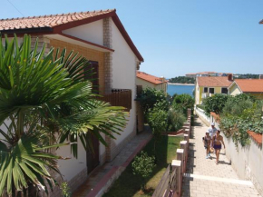 Diana's place, Pula